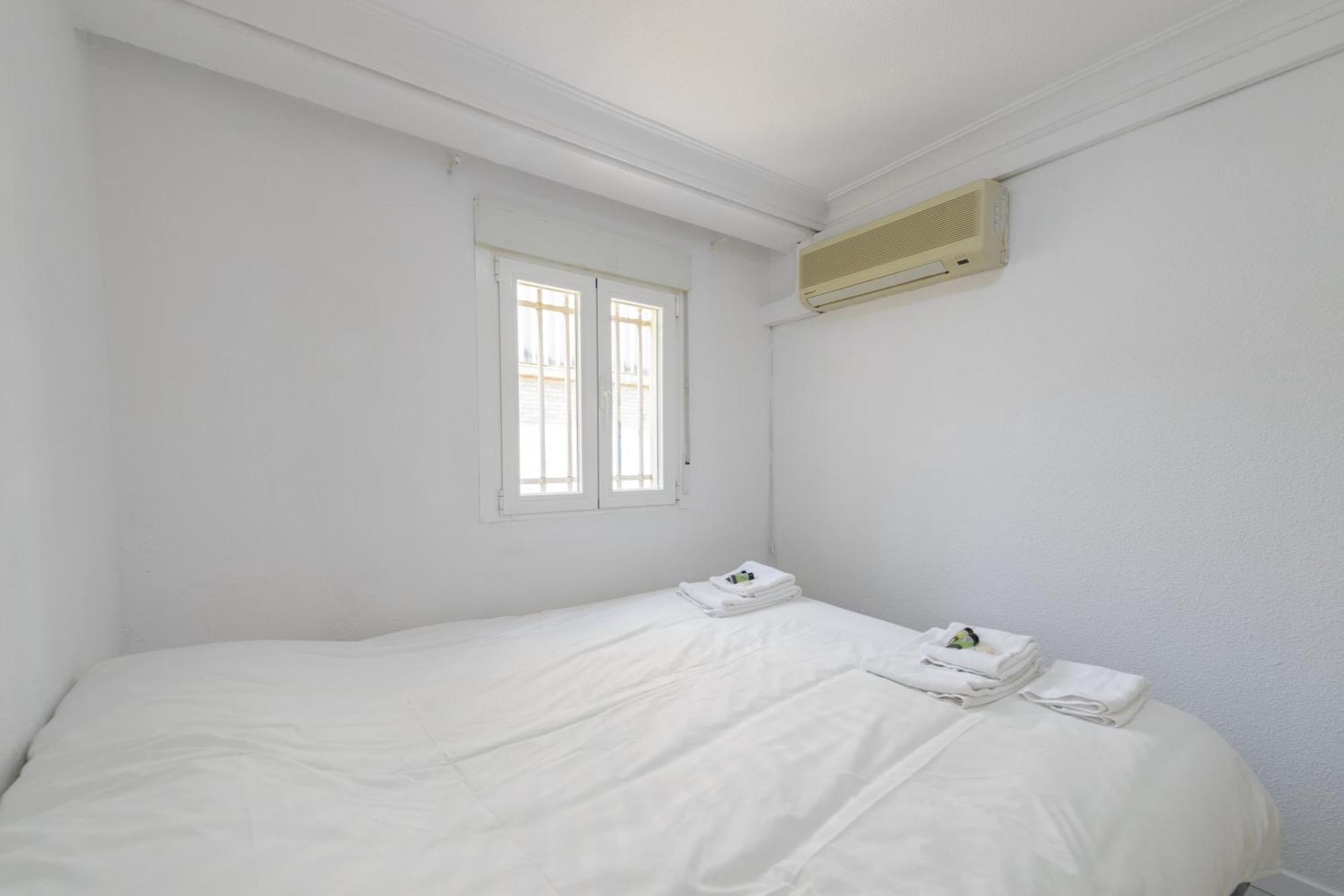Sabadell Calle, Casa Familiar De 3 Dormitorios Con Terraza Junto Metro Fuencarral Мадрид Екстер'єр фото