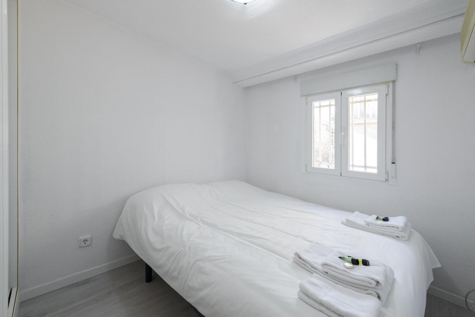 Sabadell Calle, Casa Familiar De 3 Dormitorios Con Terraza Junto Metro Fuencarral Мадрид Екстер'єр фото